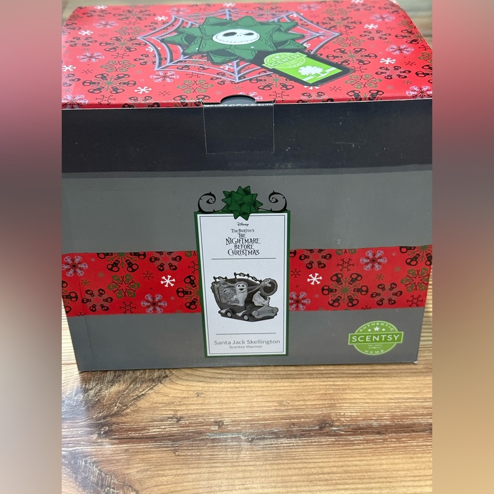 New Scentsy “Santa Jack Skellington” Warmer